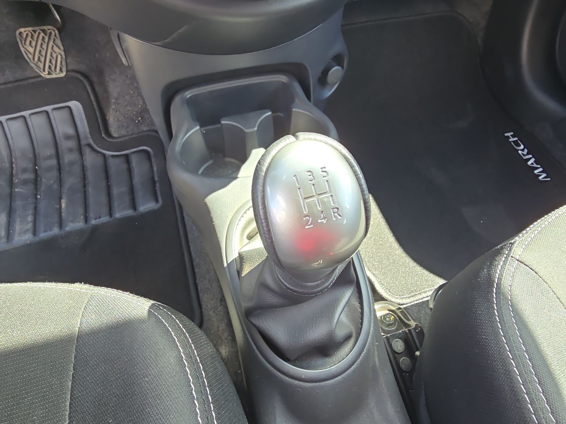 2024 Nissan March 5p Exclusive L4/1.6 Man