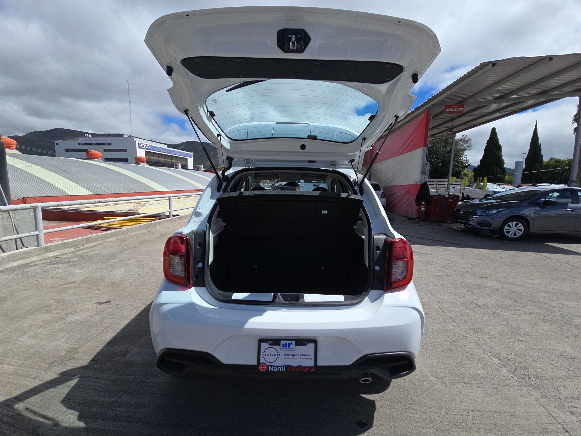 2024 Nissan March 5p Exclusive L4/1.6 Man