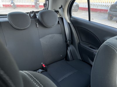 2025 Nissan March 5p Advance L4/1.6 Aut