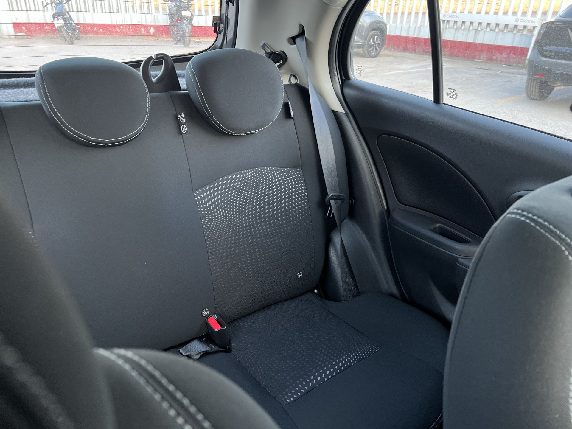 2025 Nissan March 5p Advance L4/1.6 Aut