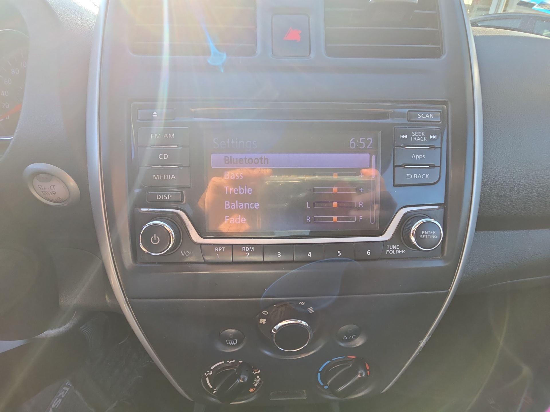 2019 Nissan Versa 4p Advance L4/1.6 Man