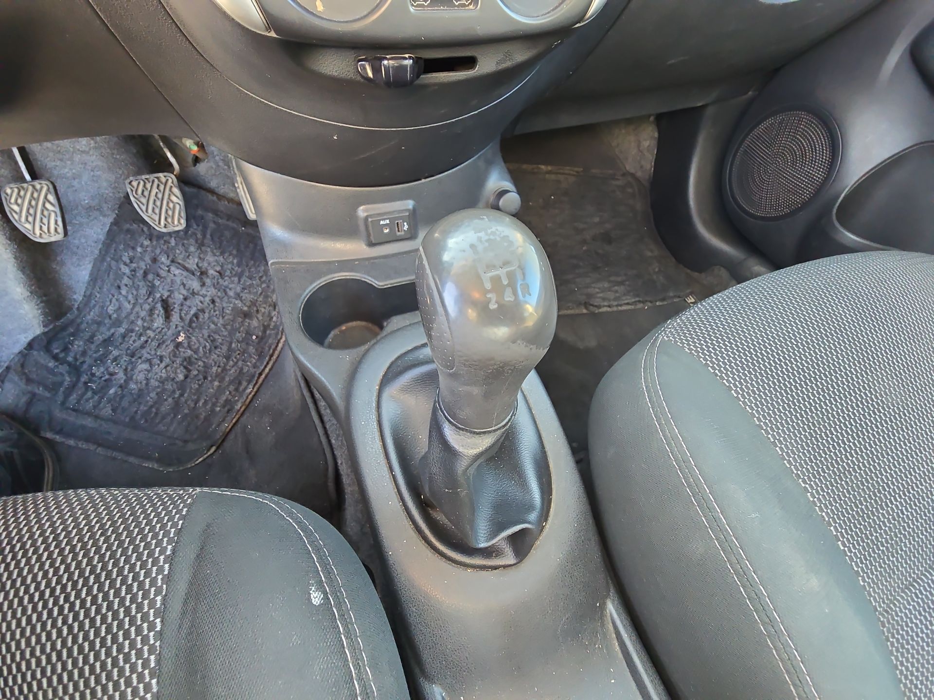 2019 Nissan Versa 4p Advance L4/1.6 Man