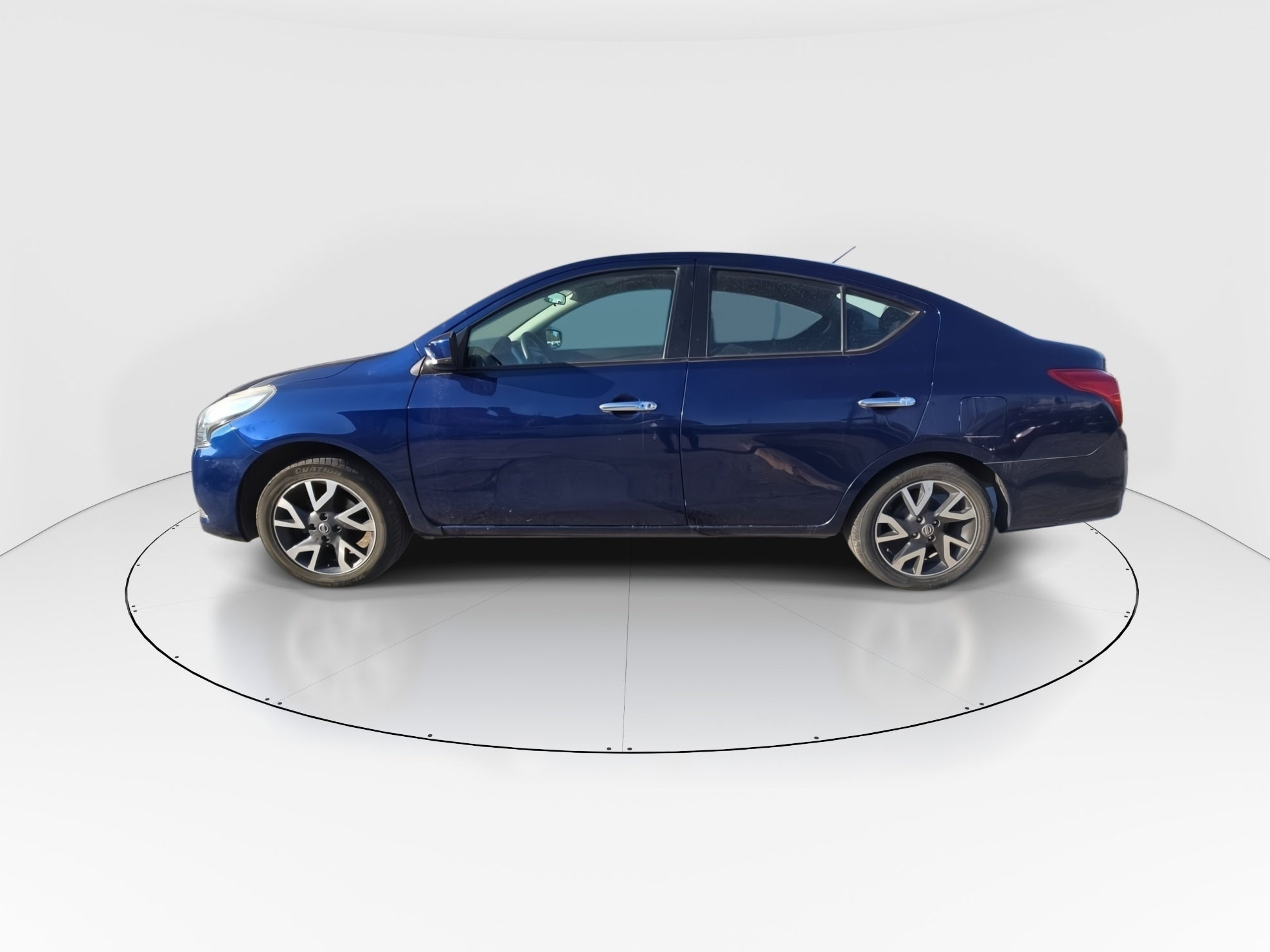 2019 Nissan Versa 4p Advance L4/1.6 Man