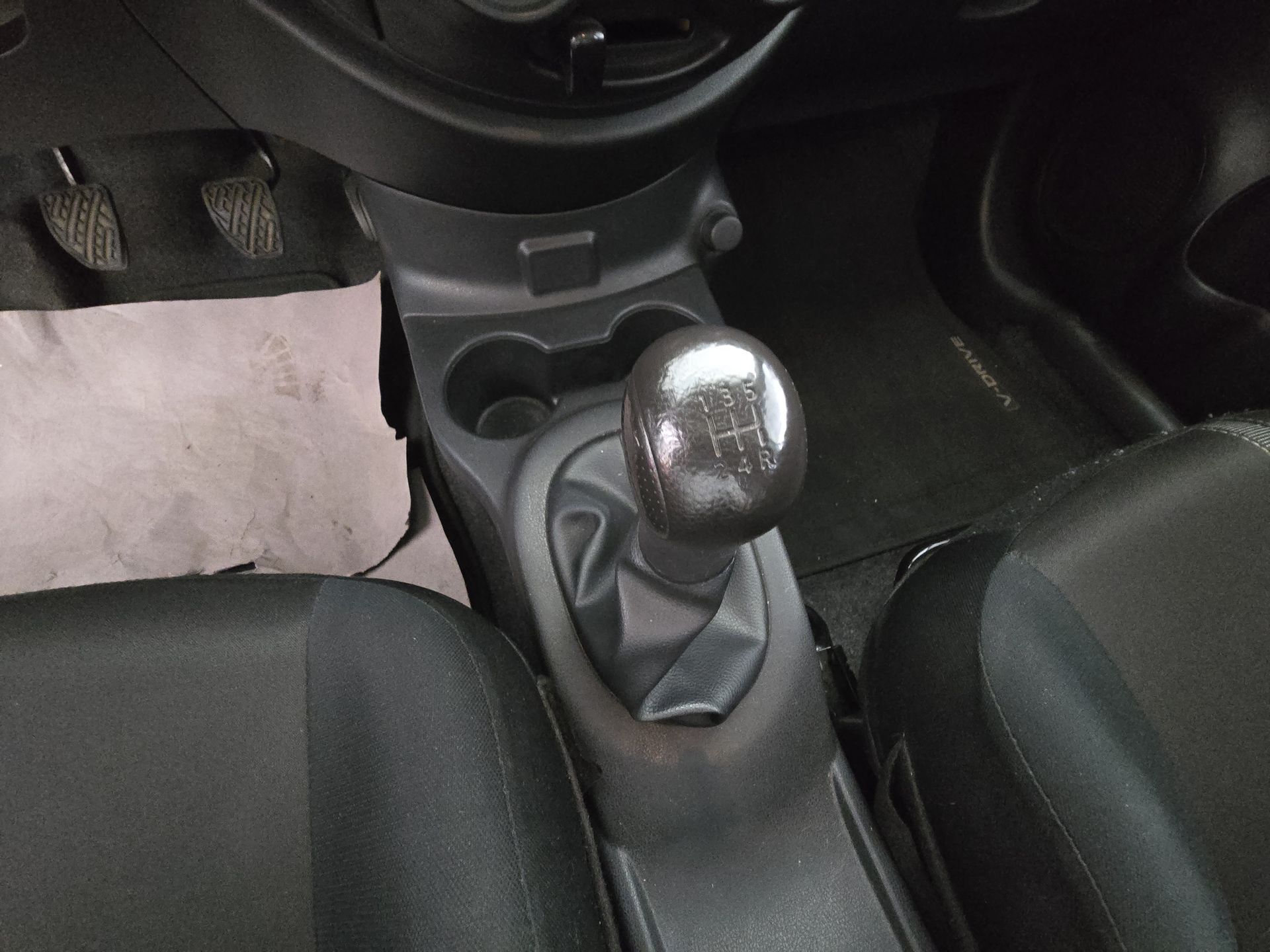 2024 Nissan V-Drive 4p L4/1.6 Man Audio