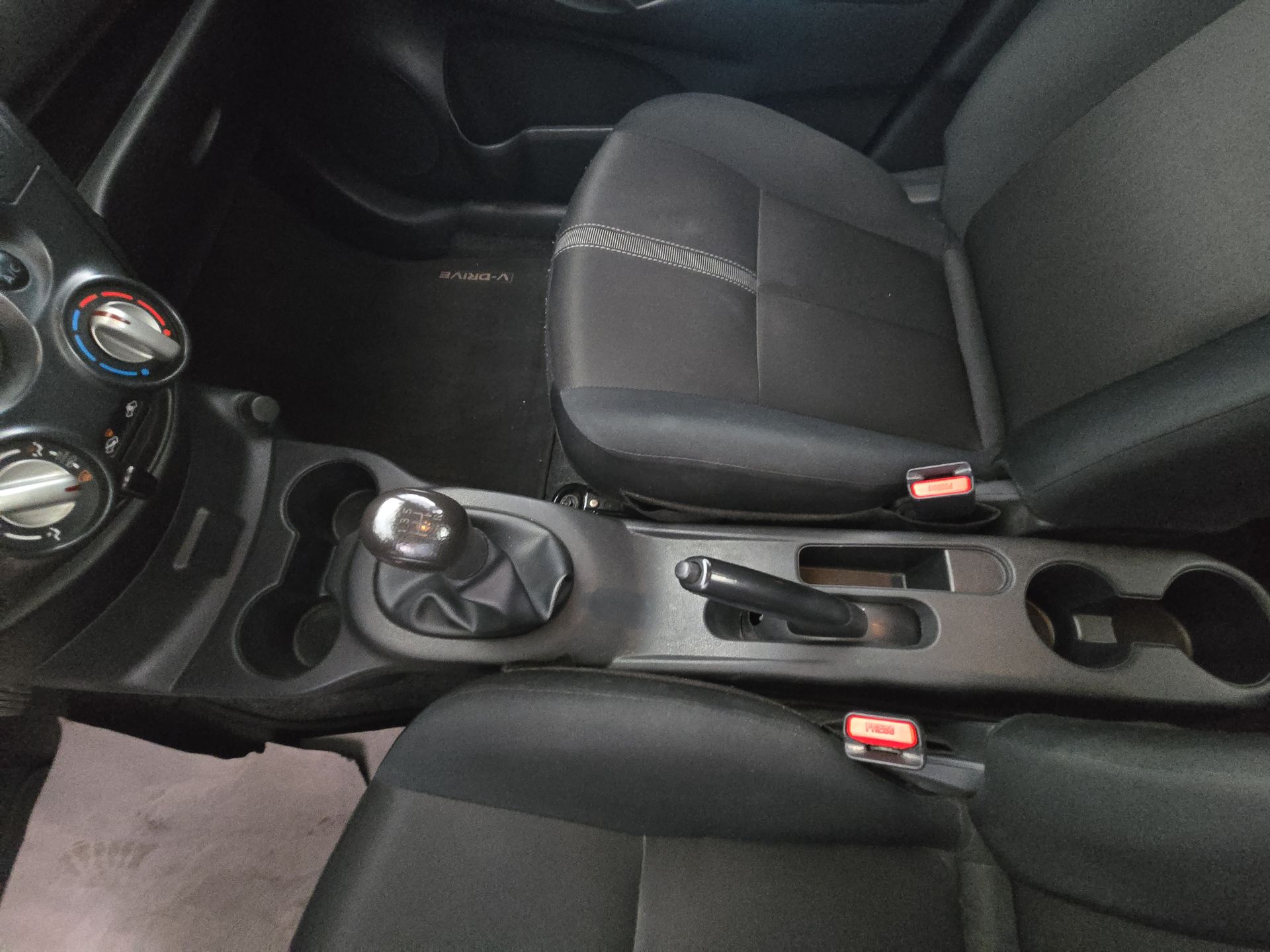 2024 Nissan V-Drive 4p L4/1.6 Man Audio