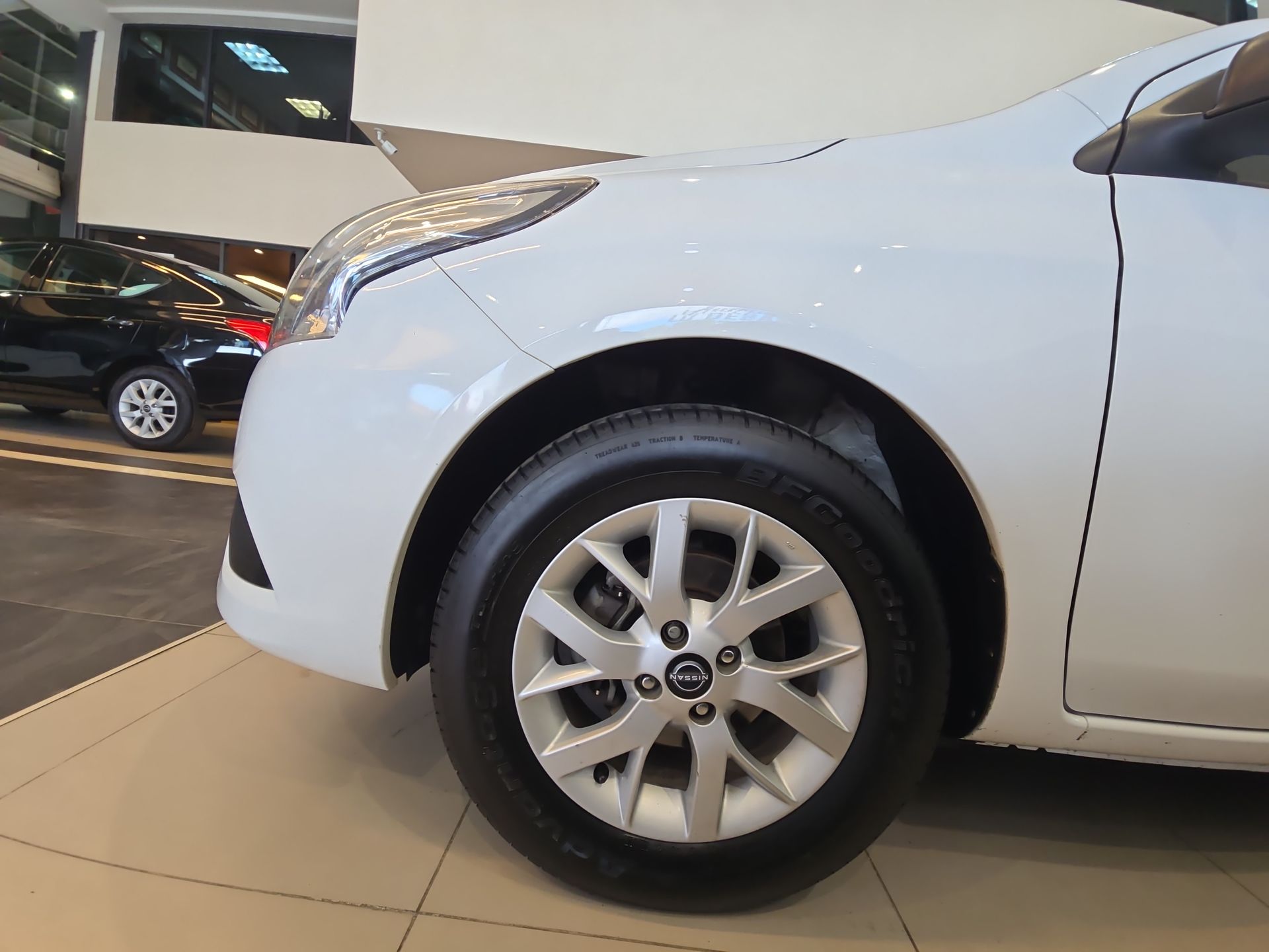 2023 Nissan V-Drive 4p L4/1.6 Man Audio