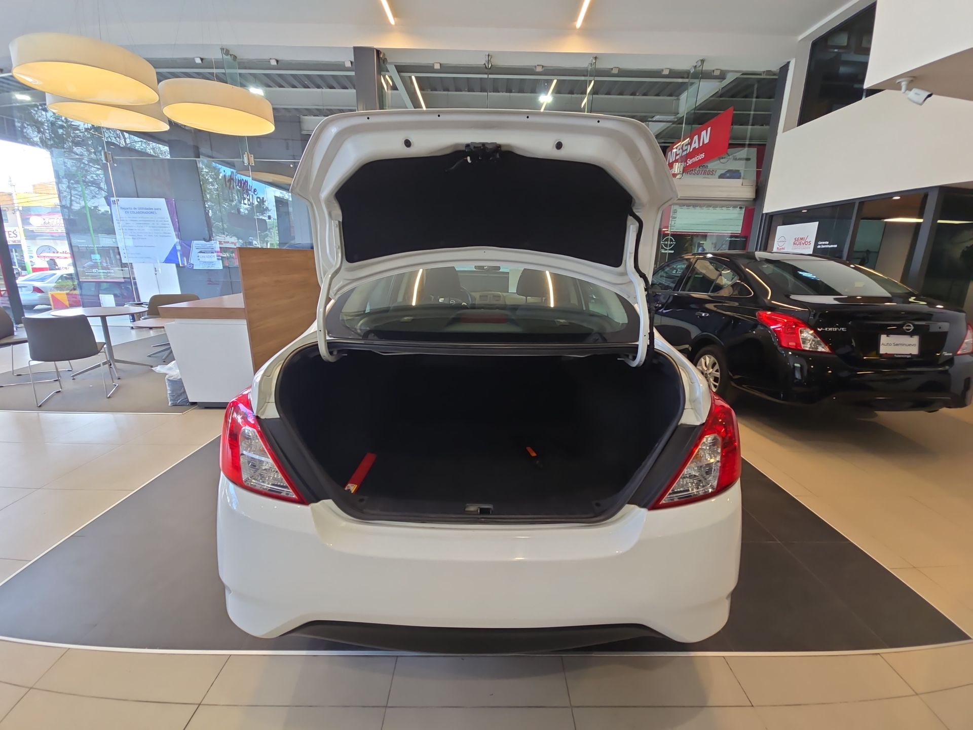2023 Nissan V-Drive 4p L4/1.6 Man Audio