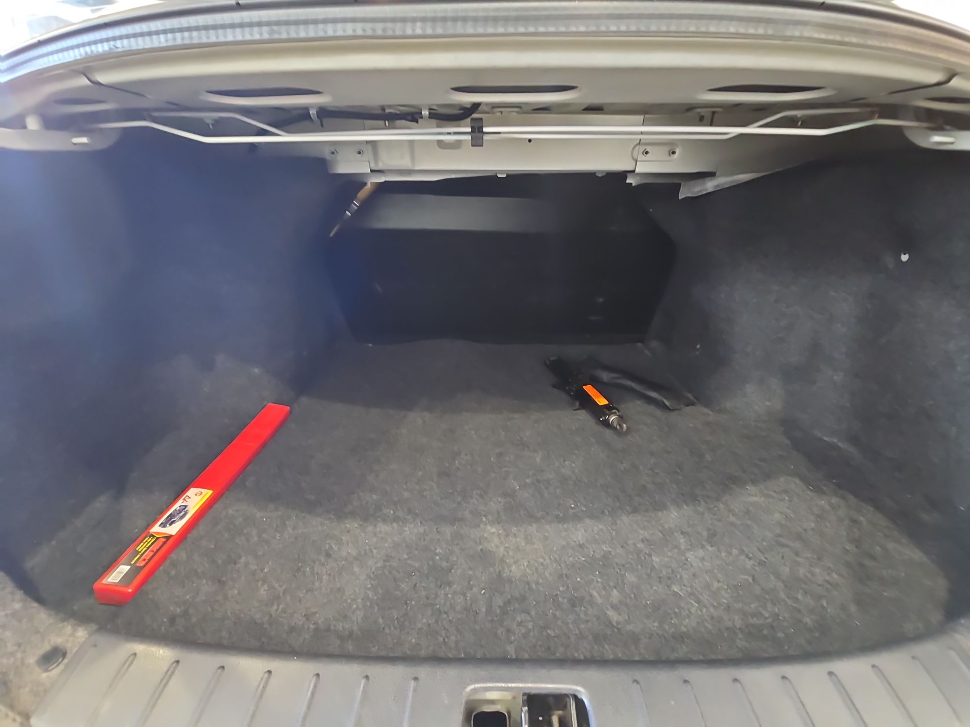 2023 Nissan V-Drive 4p L4/1.6 Man Audio