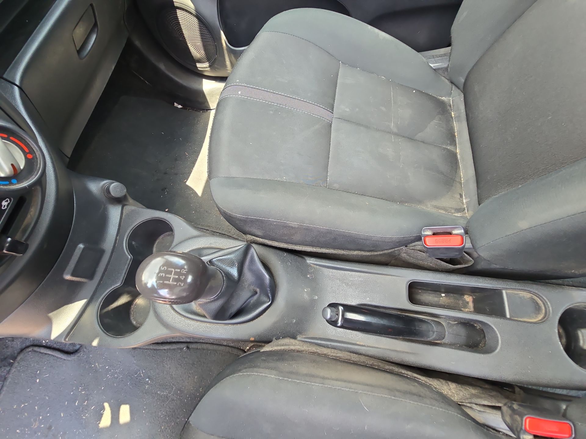 2023 Nissan V-Drive 4p L4/1.6 Man Audio
