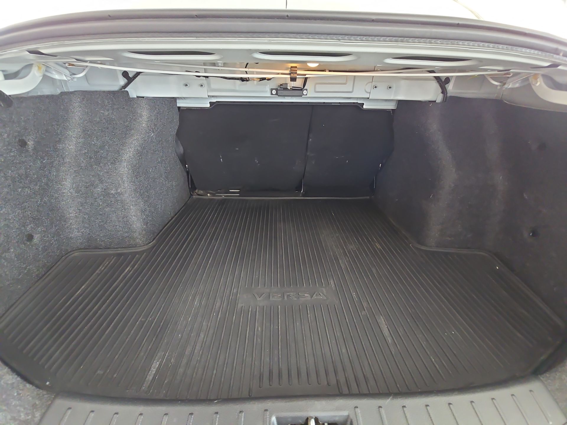 2024 Nissan Versa 4p Advance L4/1.6 Aut