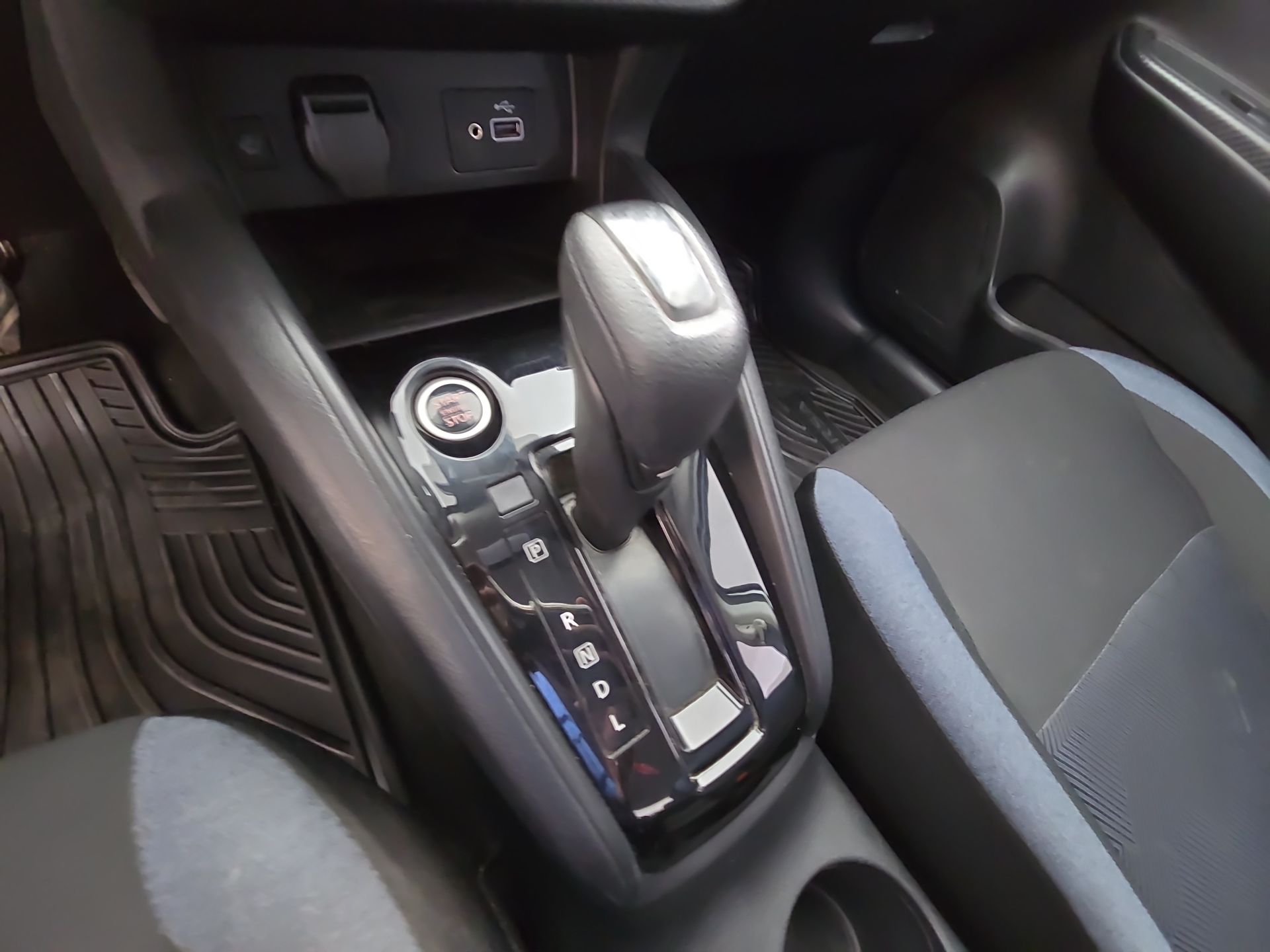 2024 Nissan Versa 4p Advance L4/1.6 Aut