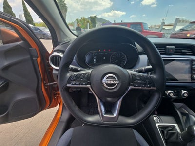 2024 Nissan Versa 4p Advance L4/1.6 Man