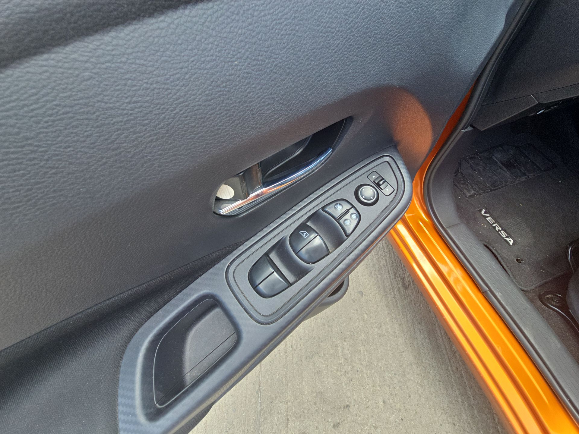 2024 Nissan Versa 4p Advance L4/1.6 Man