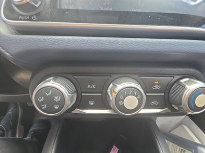 2024 Nissan Versa 4p Advance L4/1.6 Man