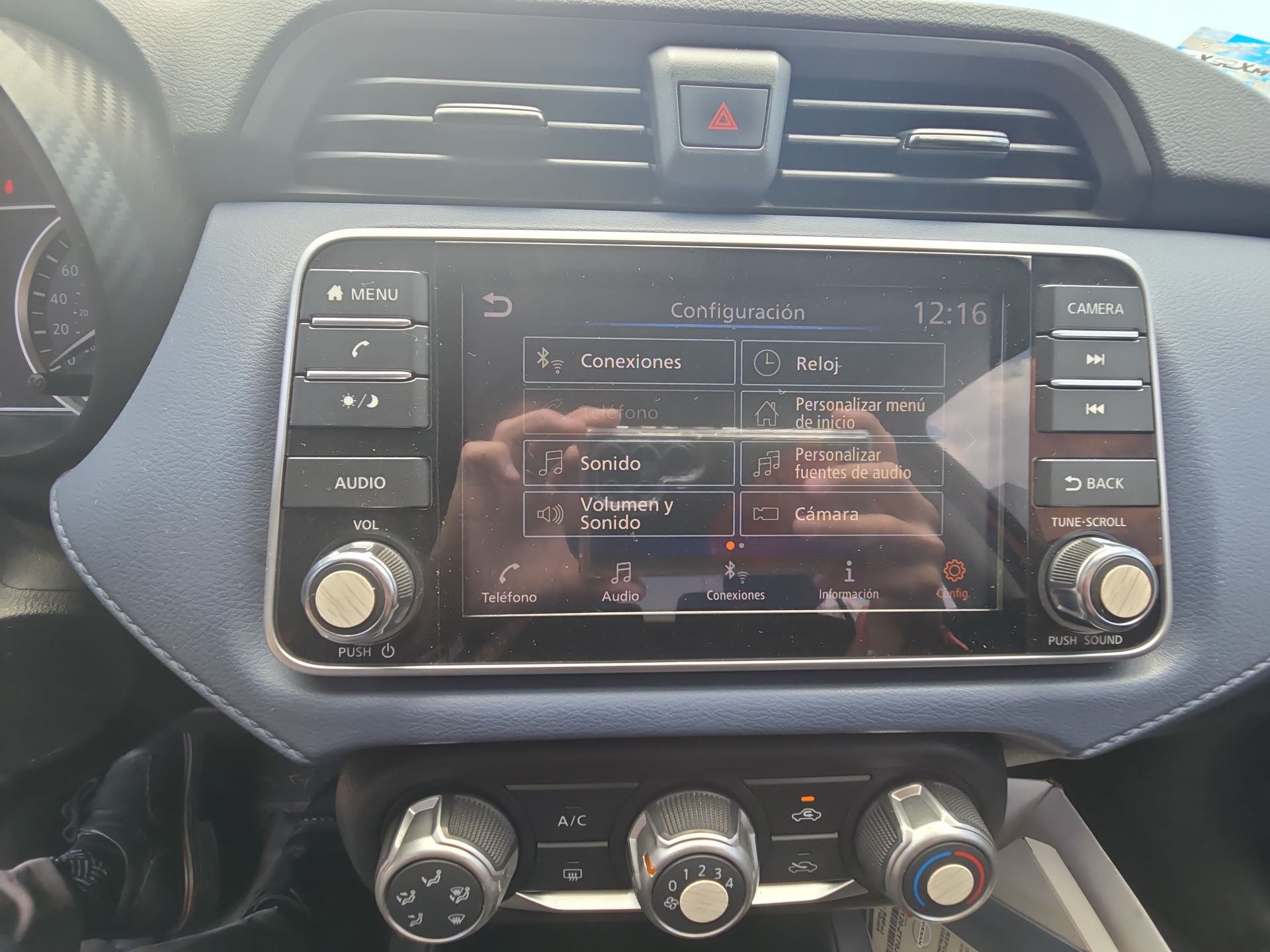 2024 Nissan Versa 4p Advance L4/1.6 Man