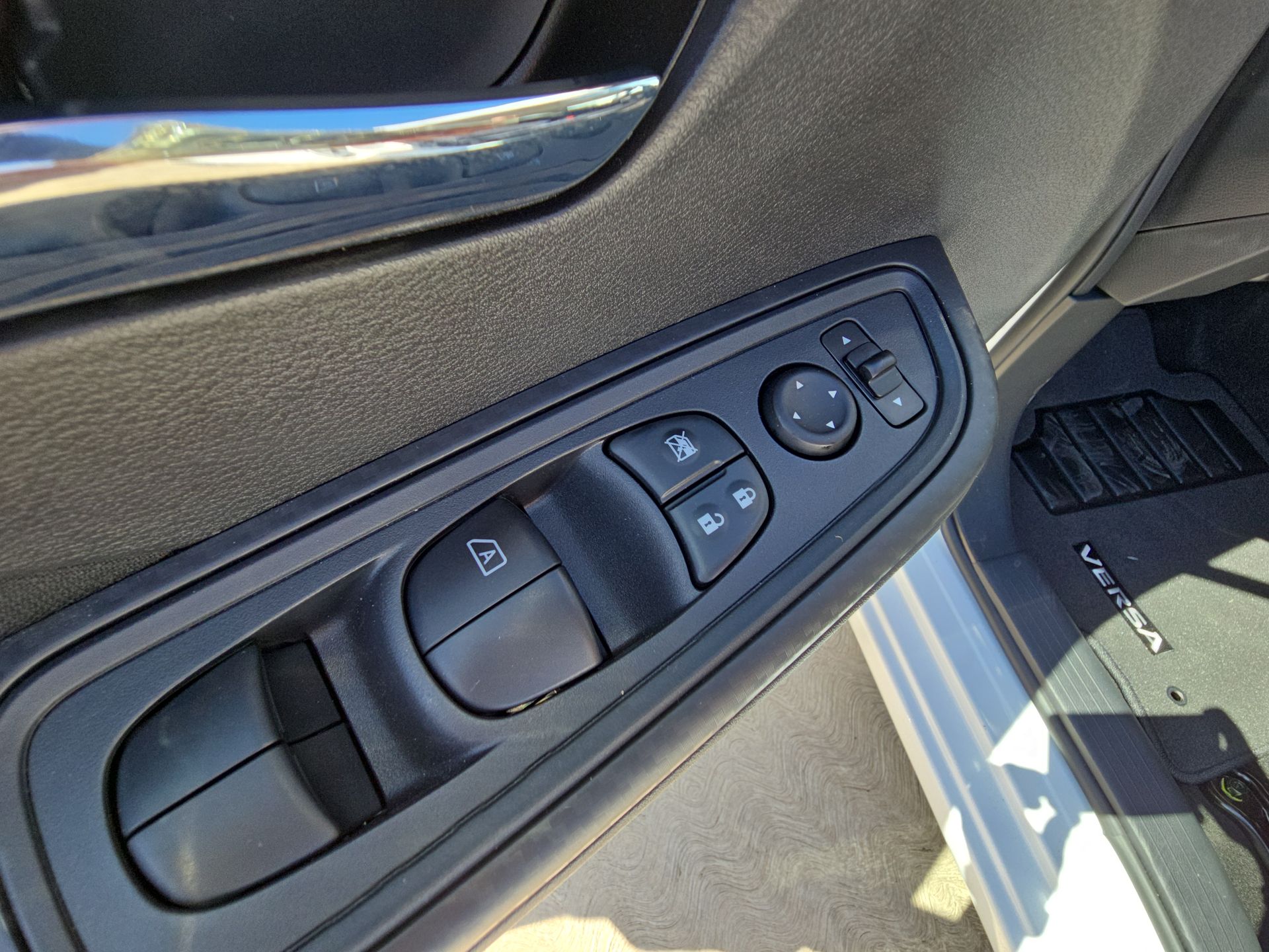 2025 Nissan Versa 4p Advance L4/1.6 Man