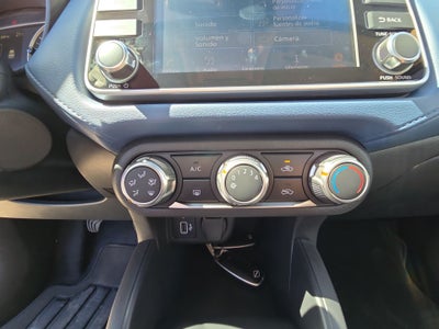 2025 Nissan Versa 4p Advance L4/1.6 Man