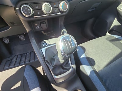 2025 Nissan Versa 4p Advance L4/1.6 Man