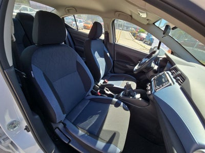 2025 Nissan Versa 4p Advance L4/1.6 Man