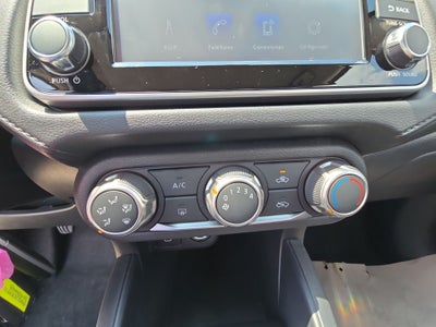 2025 Nissan Versa 4p Sense L4/1.6 Man