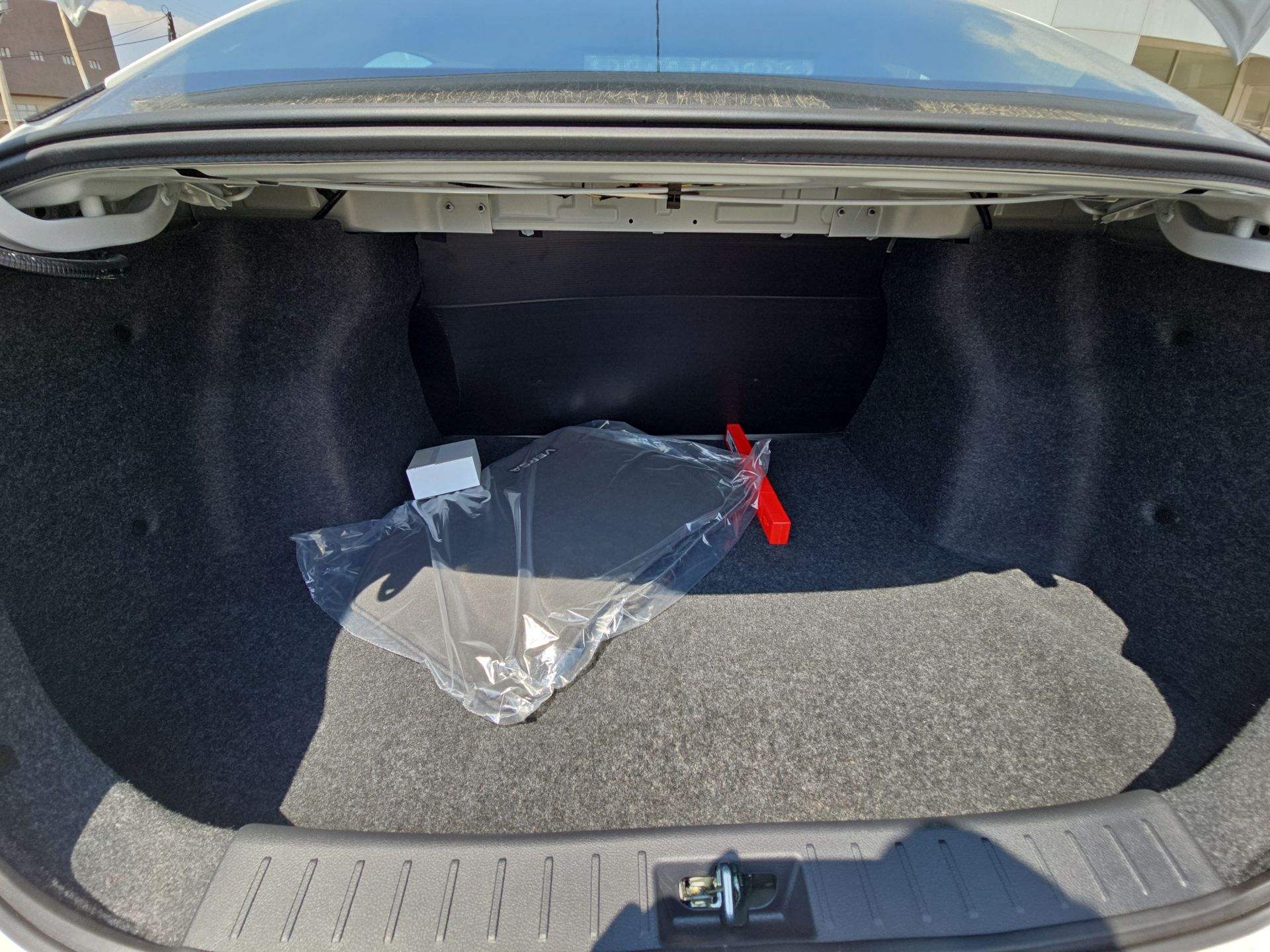 2025 Nissan Versa 4p Sense L4/1.6 Man