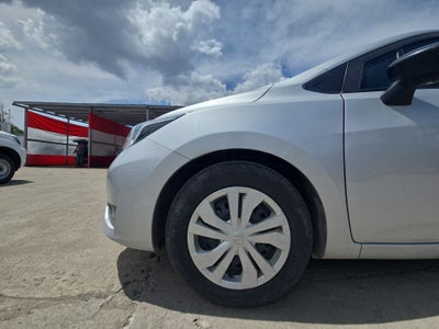 2024 Nissan Versa 4p Sense L4/1.6 Man