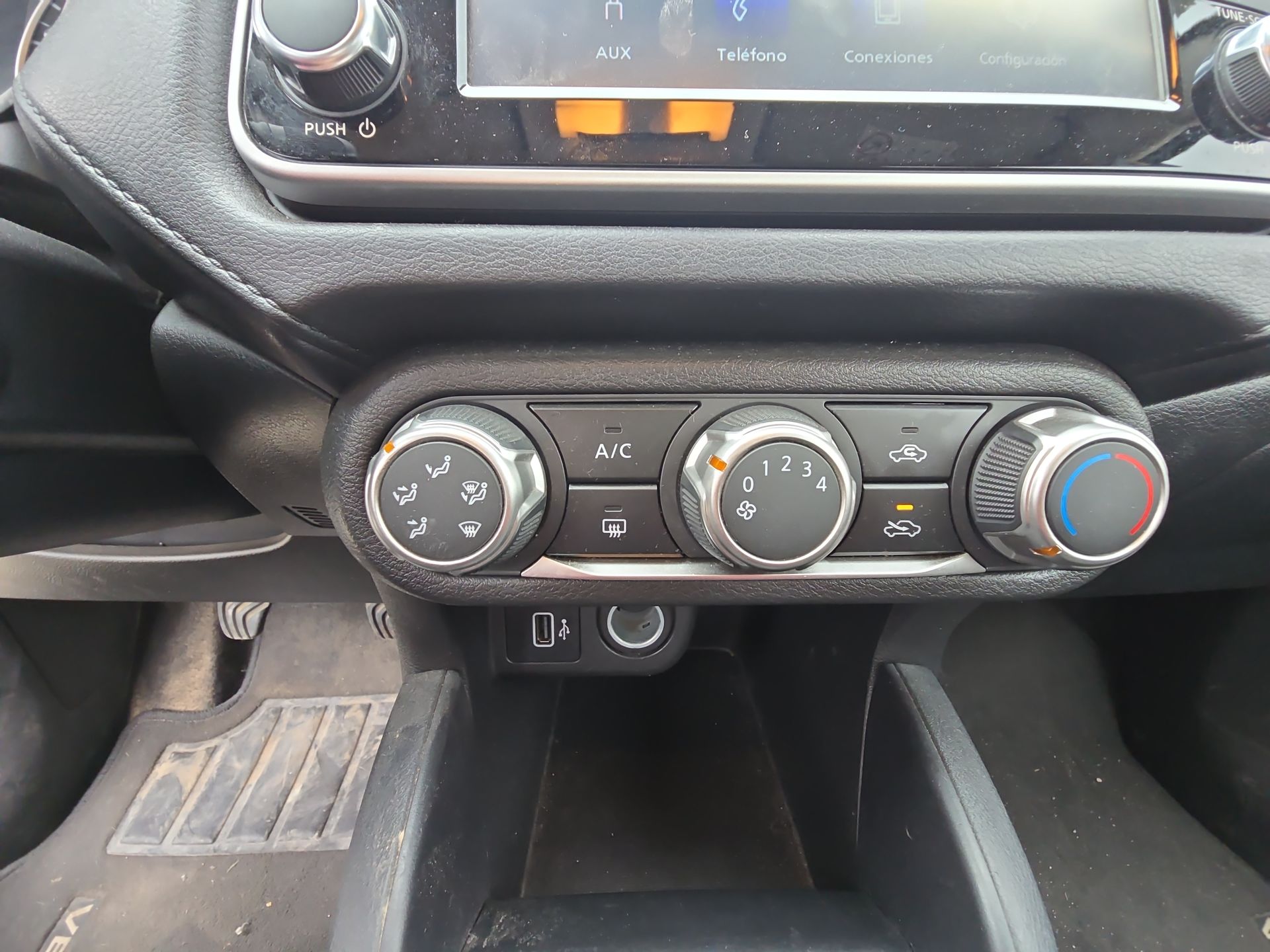 2024 Nissan Versa 4p Sense L4/1.6 Man