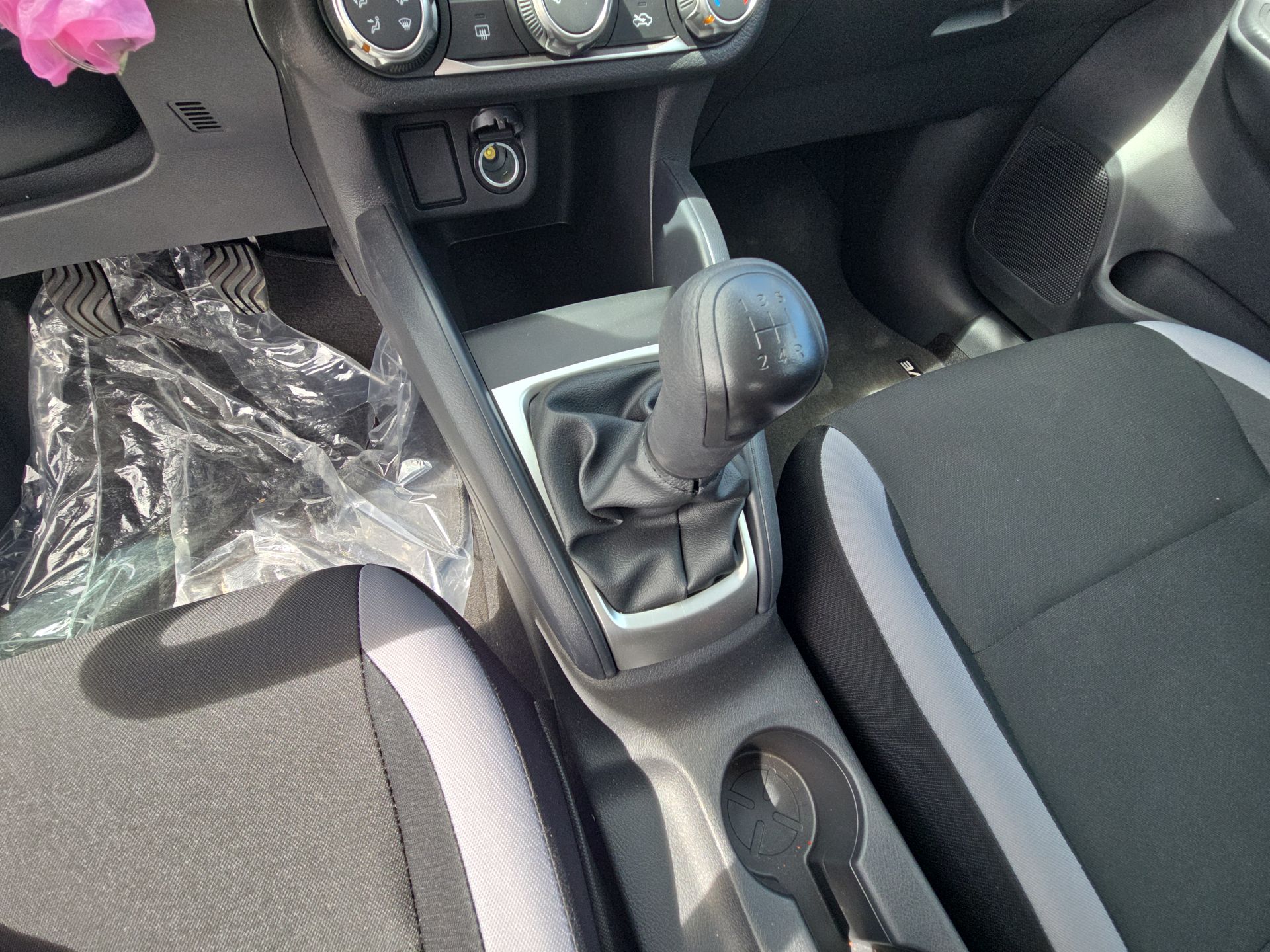2026 Nissan Versa V-DRIVE 4 PUERTAS T/M A/C AUDIO 1.6 LTS