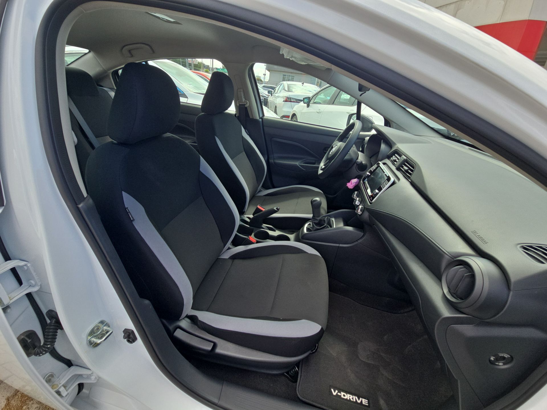 2026 Nissan Versa V-DRIVE 4 PUERTAS T/M A/C AUDIO 1.6 LTS