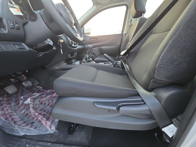 2026 Nissan Pick Up NP300 2p L4/2.5 Man A/A