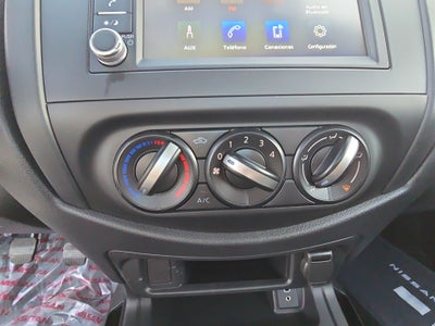 2026 Nissan Pick Up NP300 2p L4/2.5 Man A/A