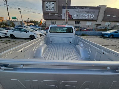 2026 Nissan Pick Up NP300 2p L4/2.5 Man A/A