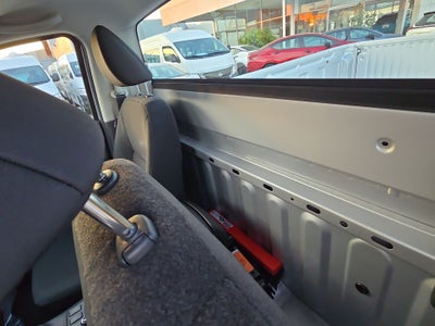 2026 Nissan Pick Up NP300 2p L4/2.5 Man A/A