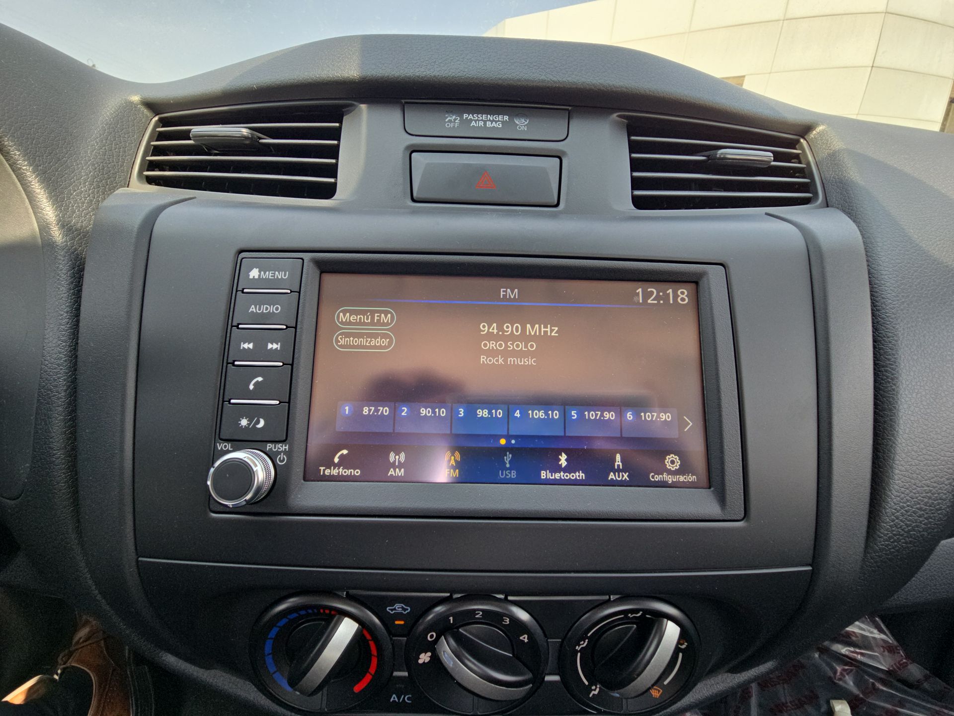 2026 Nissan Pick Up NP300 2p L4/2.5 Man A/A