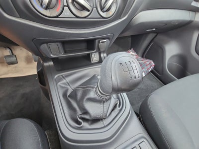 2026 Nissan Pick Up NP300 2p L4/2.5 Man A/A