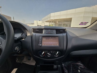 2026 Nissan Pick Up NP300 2p L4/2.5 Man A/A