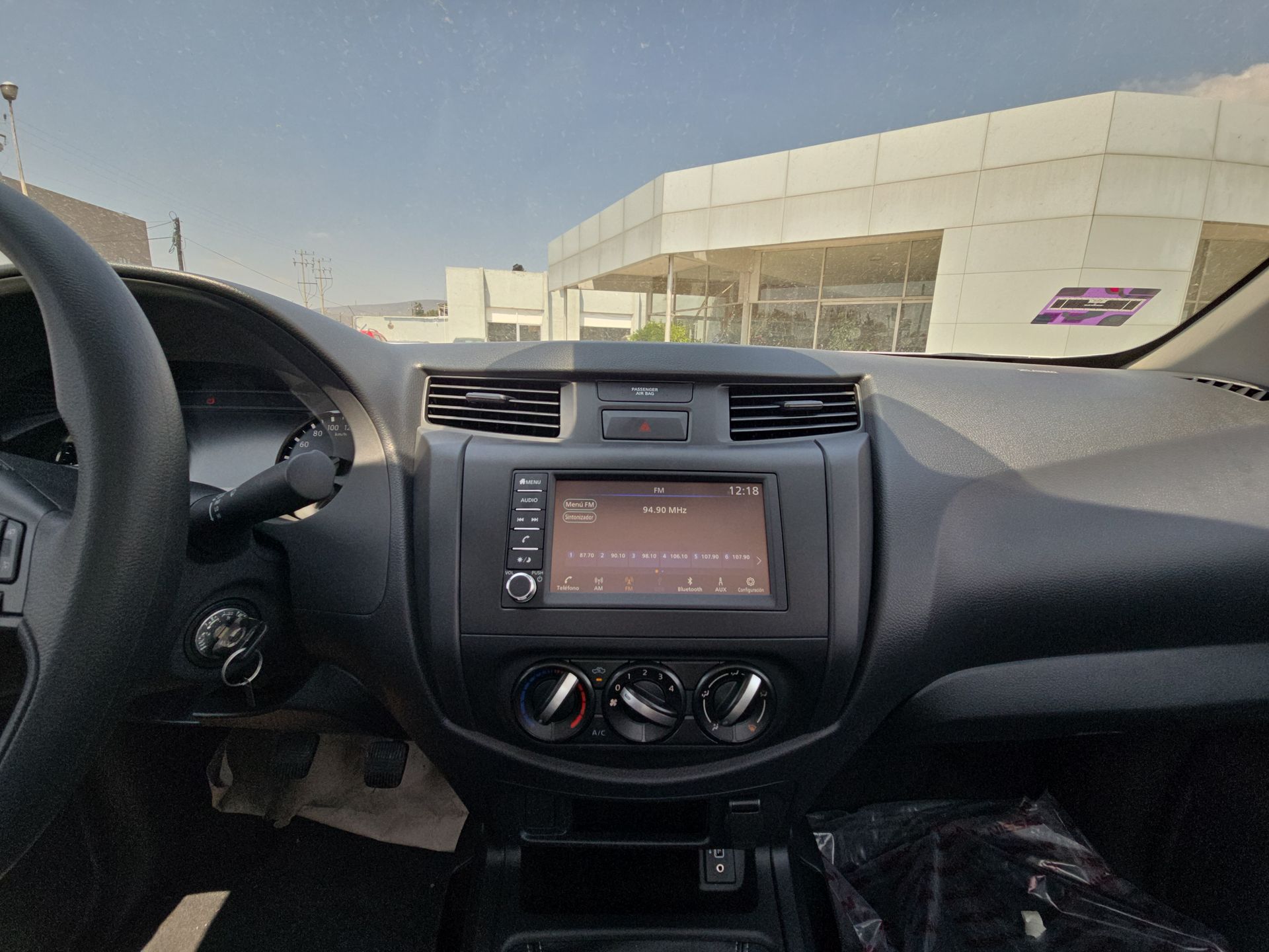 2026 Nissan Pick Up NP300 2p L4/2.5 Man A/A