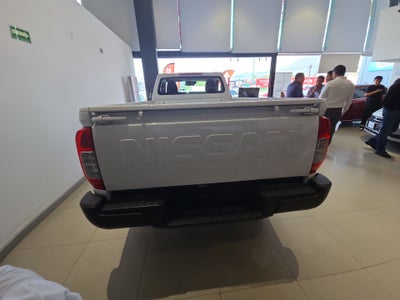 2026 Nissan Pick Up NP300 2p L4/2.5 Man A/A