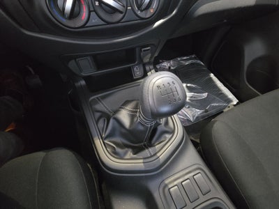 2026 Nissan Pick Up NP300 2p L4/2.5 Man A/A