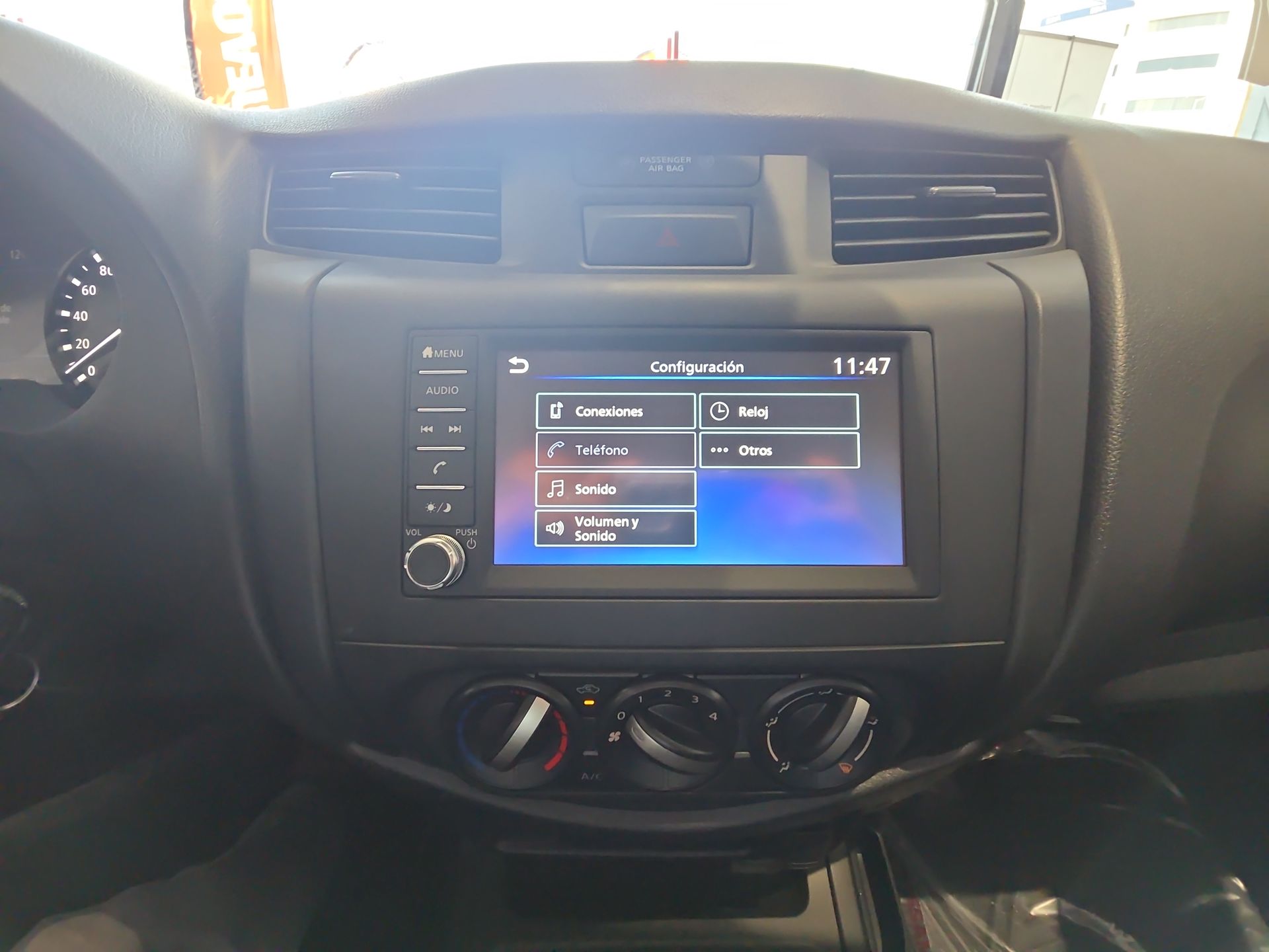 2026 Nissan Pick Up NP300 2p L4/2.5 Man A/A