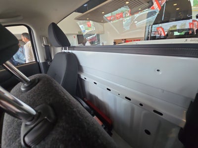 2026 Nissan Pick Up NP300 2p L4/2.5 Man A/A