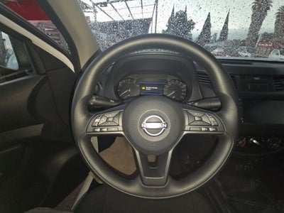 2026 Nissan Pick Up NP300 2p L4/2.5 Man A/A