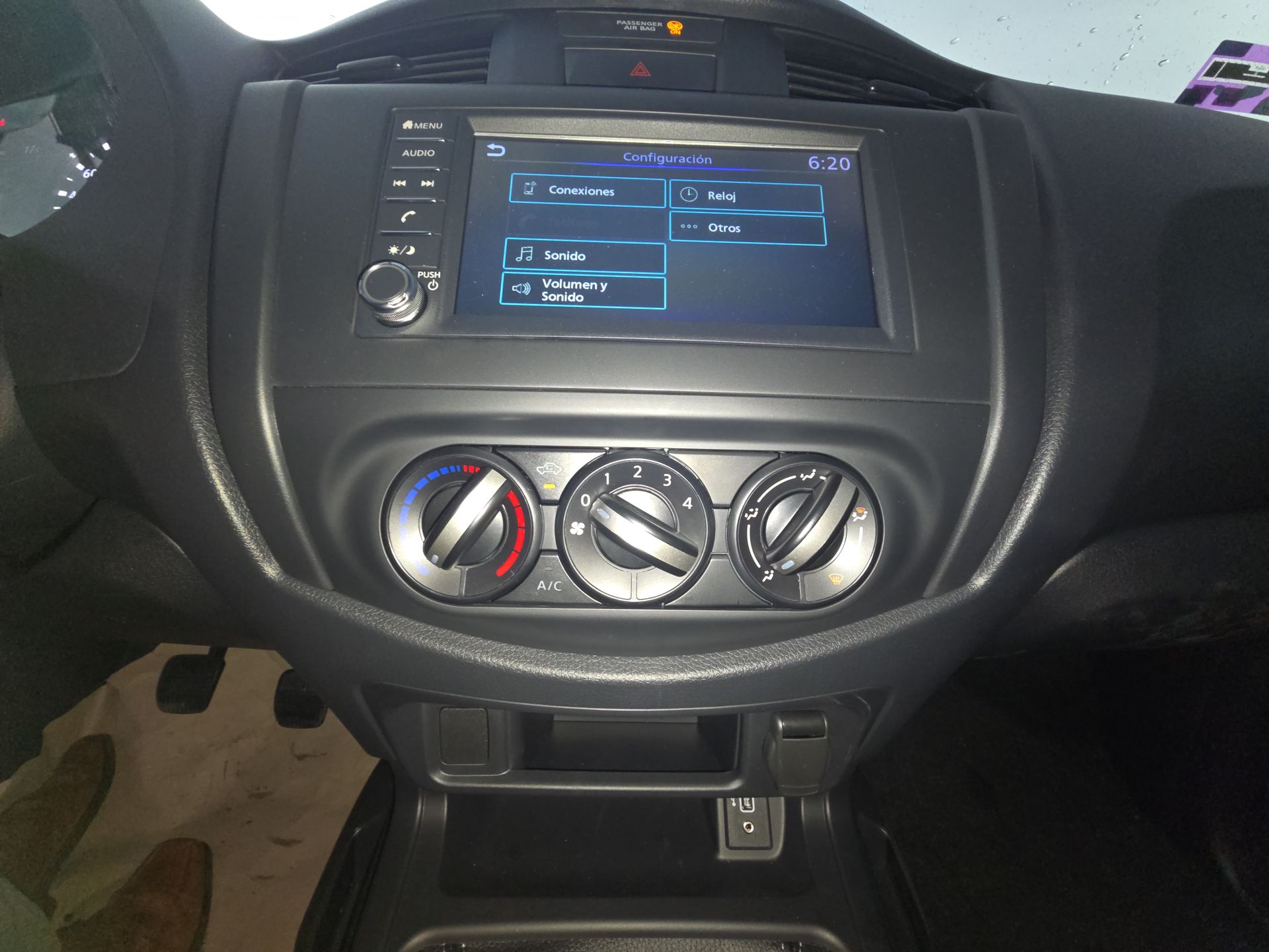 2026 Nissan Pick Up NP300 2p L4/2.5 Man A/A