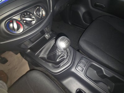 2026 Nissan Pick Up NP300 2p L4/2.5 Man A/A