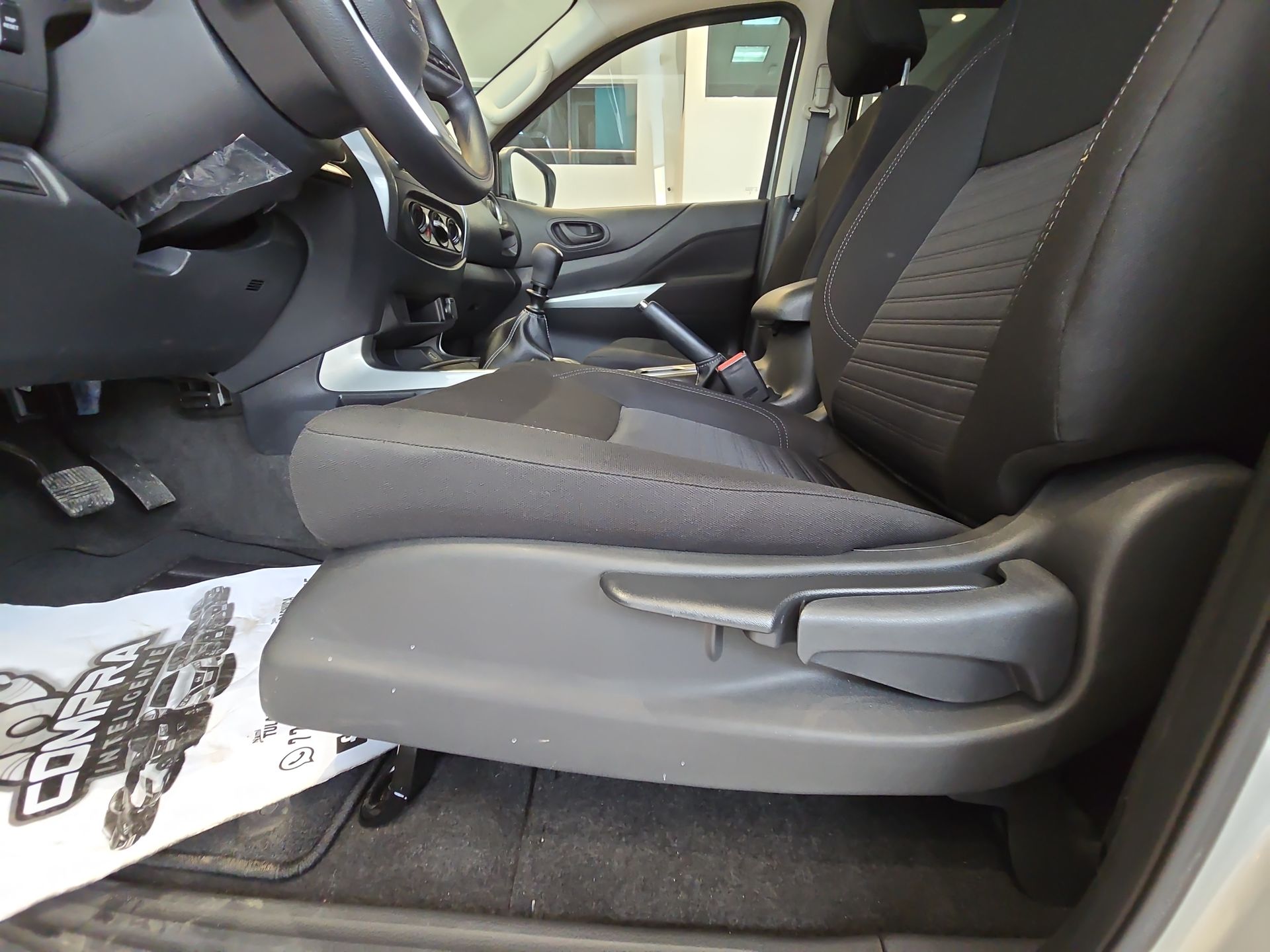 2026 Nissan Frontier 4p LE L4/2.5 Man