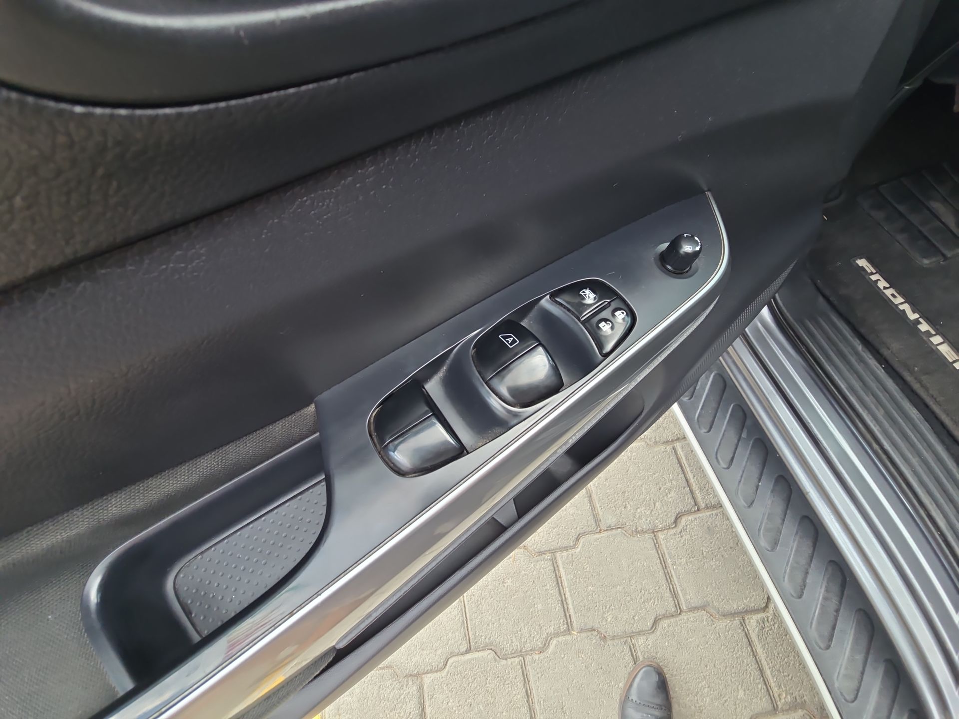 2022 Nissan Frontier 4p LE L4/2.5 Aut