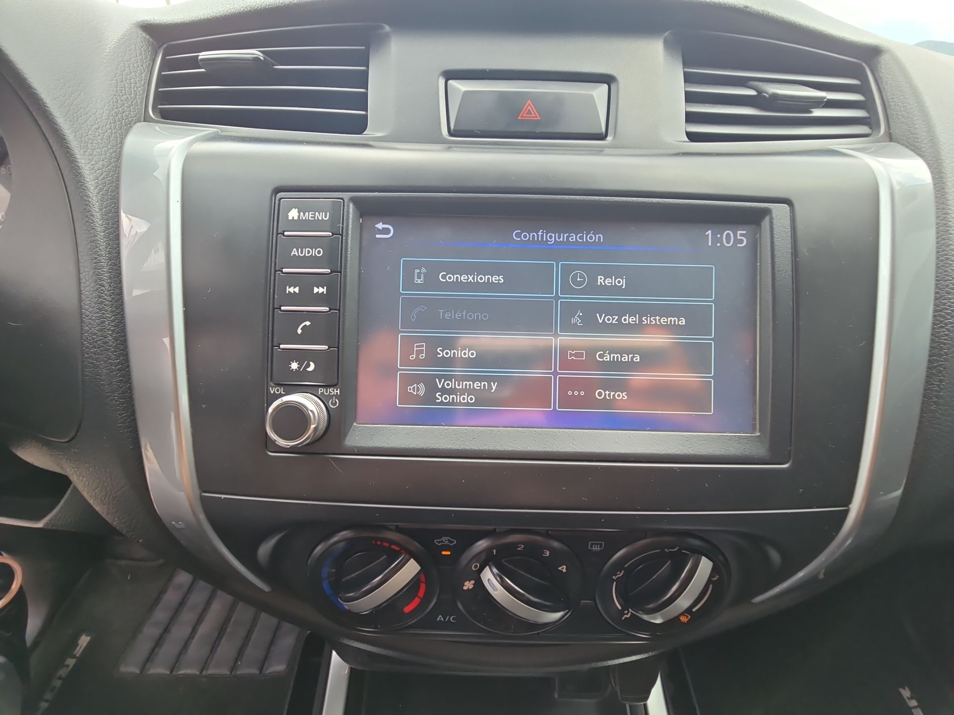 2022 Nissan Frontier 4p LE L4/2.5 Aut