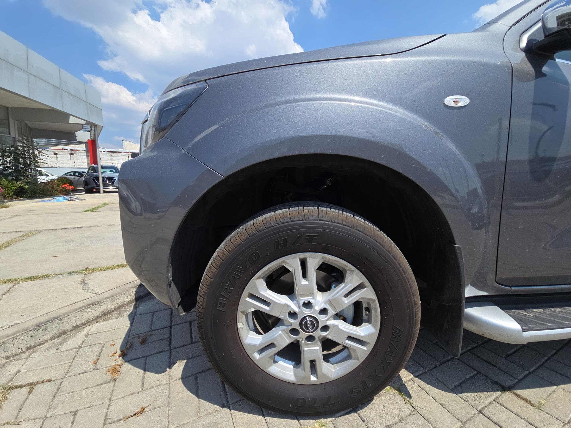 2025 Nissan Frontier 4p LE L4/2.5 Man