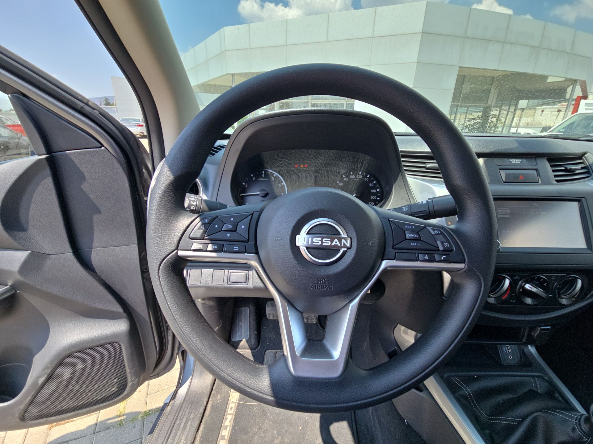 2025 Nissan Frontier 4p LE L4/2.5 Man