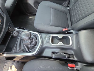 2025 Nissan Frontier 4p LE L4/2.5 Man